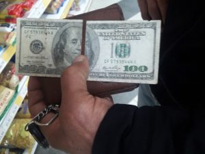 Обмен поврежденных купюр доллар